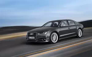   Audi S8 - 2013