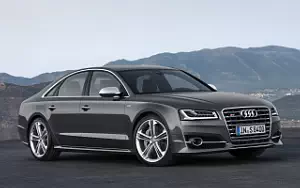   Audi S8 - 2013