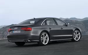   Audi S8 - 2013