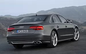   Audi S8 - 2013