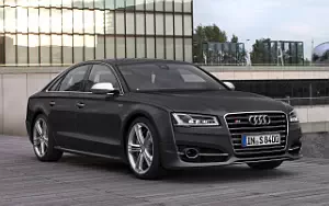   Audi S8 - 2013