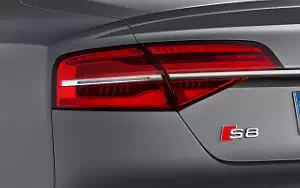   Audi S8 - 2013