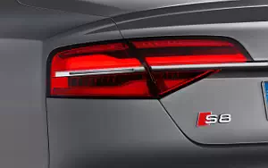   Audi S8 - 2013
