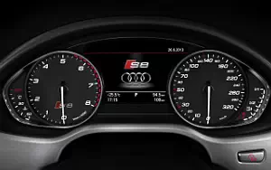   Audi S8 - 2013
