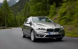   BMW 225i Active Tourer - 2014