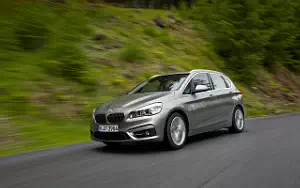   BMW 225i Active Tourer - 2014