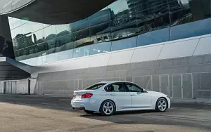   BMW 330e M Sport - 2016