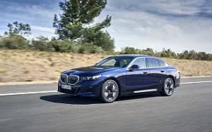   BMW i5 eDrive40 M Sport (Tanzanite Blue Metallic) - 2023