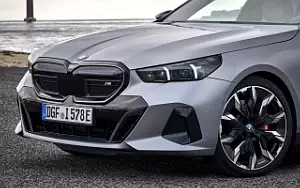   BMW i5 M60 xDrive (Frozen Pure Grey) - 2023