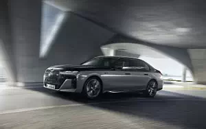   BMW M760e xDrive - 2022