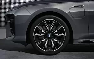   BMW M760e xDrive - 2022