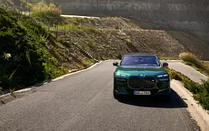   BMW i7 M70 xDrive (Aurora Diamond Green) - 2023