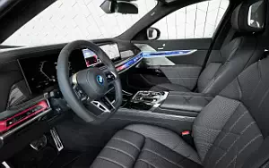   BMW i7 M70 xDrive (Two Tone Liquid Copper Sapphire Black) - 2023