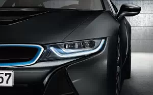   BMW i8 - 2013