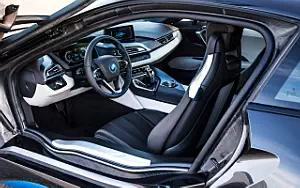   BMW i8 - 2013