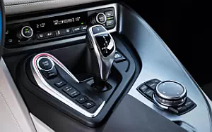   BMW i8 - 2013