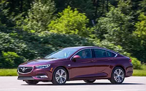   Buick Regal Sportback - 2017