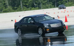   Cadillac CTS - 2004