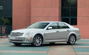   Cadillac STS - 2005