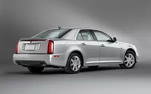   Cadillac STS - 2005