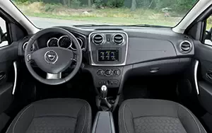   Dacia Logan - 2012