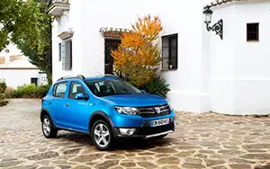   Dacia Sandero Stepway - 2012
