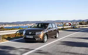   Dacia Sandero - 2016