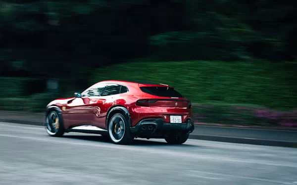 ���� ���������� Ferrari Purosangue Japan-spec - 2023