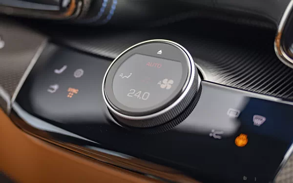 ���� ���������� Ferrari Purosangue UK-spec - 2023