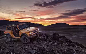   Ford Bronco 2-Door Black Diamond Sasquatch Package - 2020