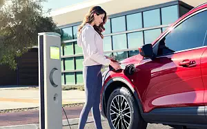   Ford Escape Hybrid SE - 2019
