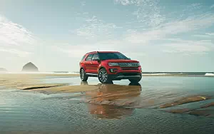   Ford Explorer Platinum - 2016