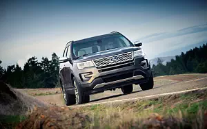   Ford Explorer Platinum - 2016