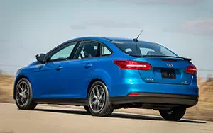   Ford Focus SE Sedan US-spec - 2014