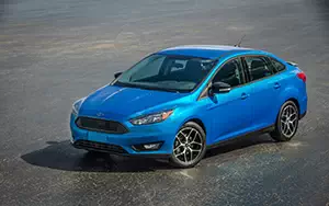   Ford Focus SE Sedan US-spec - 2014