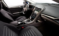   Ford Fusion Hybrid - 2013
