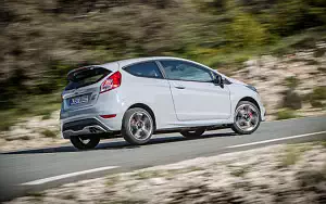   Ford Fiesta ST200 - 2016