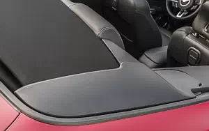   Ford Mustang EcoBoost Convertible EU-spec - 2017