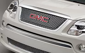   GMC Acadia Denali - 2011