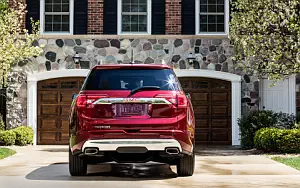   GMC Acadia Denali - 2016