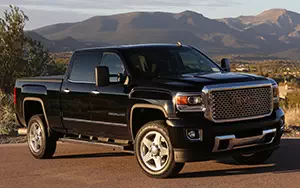   GMC Sierra 2500 HD Denali Crew Cab - 2014