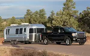   GMC Sierra 2500 HD Denali Crew Cab - 2014
