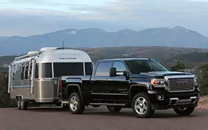   GMC Sierra 2500 HD Denali Crew Cab - 2014