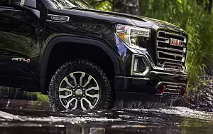   GMC Sierra AT4 Crew Cab - 2018