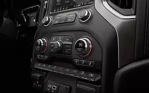   GMC Sierra Denali Crew Cab - 2018