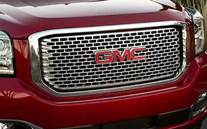   GMC Yukon XL Denali - 2014