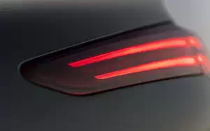   Hyundai Elantra Limited US-spec - 2018