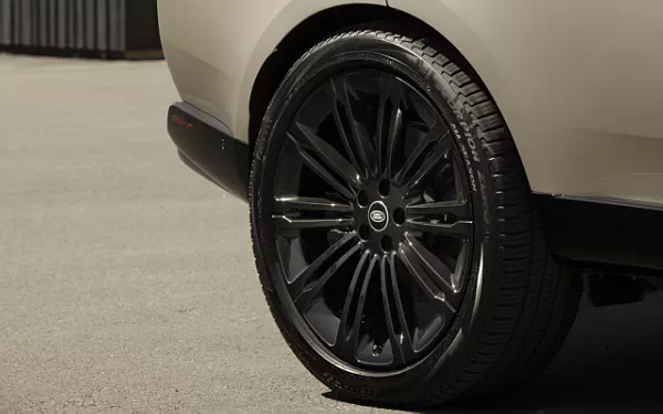 ���� ���������� Range Rover P530 First Edition US-spec - 2022