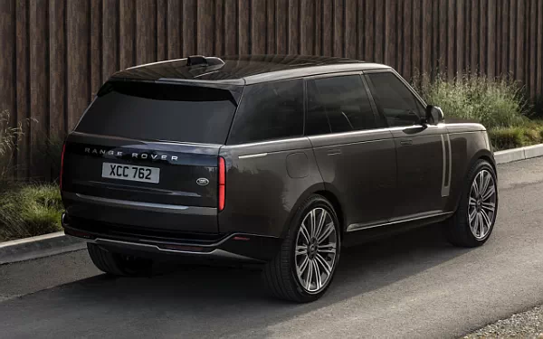���� ���������� Range Rover SE P400 LWB US-spec - 2022