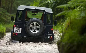   Land Rover Defender 90 Station Wagon - 2013